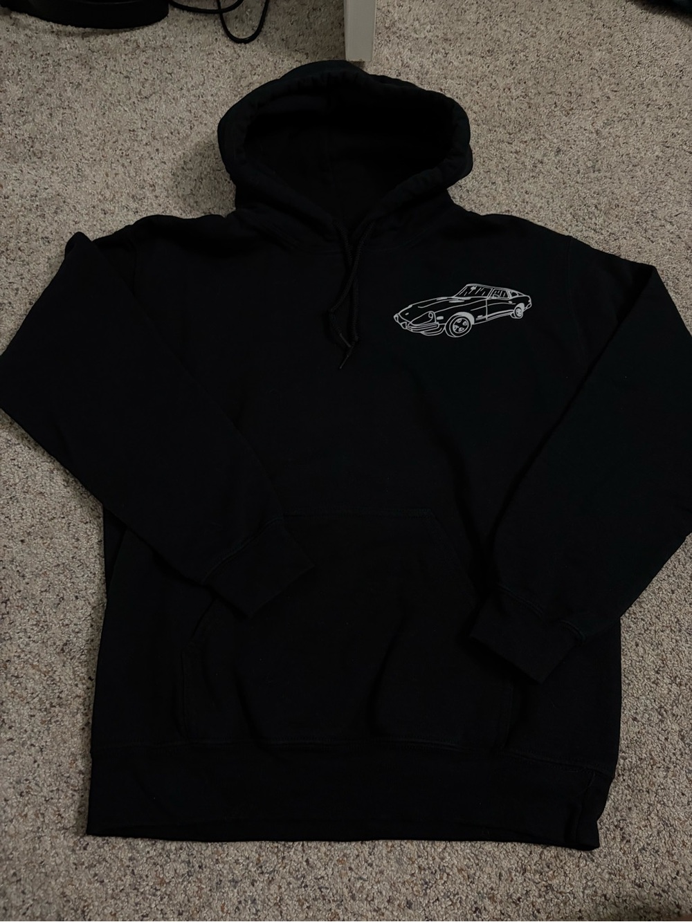 Gildan Black Hooded Sweatshirt with Car Outline Graphic